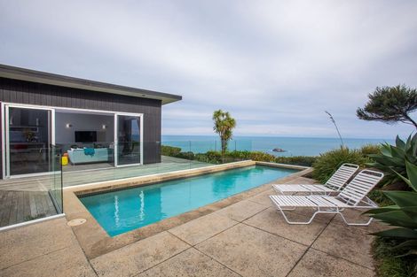 Photo of property in 411 Oaia Road, Muriwai, 0881