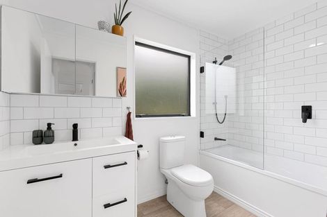 Photo of property in 145b Kingswood Road, Brookfield, Tauranga, 3110