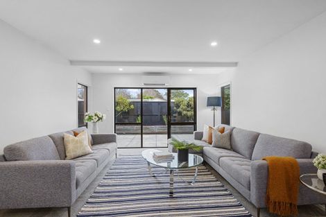 Photo of property in 2/49 Searells Road, Strowan, Christchurch, 8052