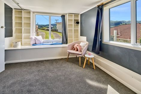 Photo of property in 10 Carleton Terrace, Tawa, Wellington, 5028