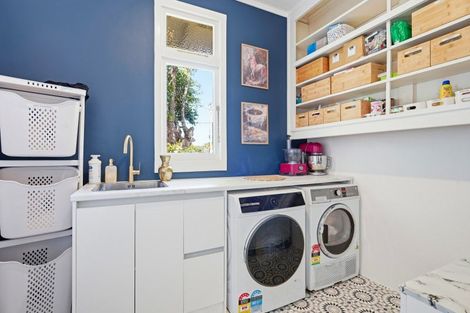 Photo of property in 18 Parsons Street, Saint Johns Hill, Whanganui, 4501