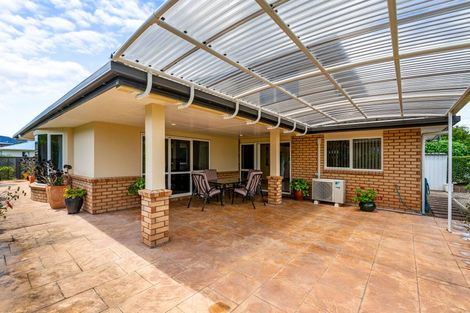 Photo of property in 15 Bermuda Place, One Tree Point, 0118