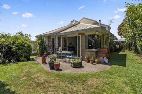 Photo of property in 1 Maple Crescent, Whalers Gate, New Plymouth, 4310
