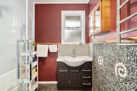 Photo of property in 44 Oberon Street, Stratford, 4332