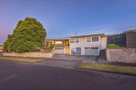 Photo of property in 1 Wigan Place, Hokowhitu, Palmerston North, 4410