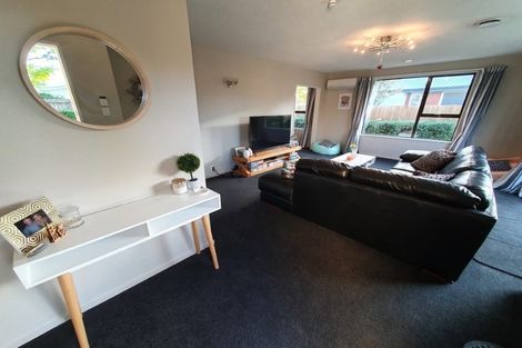 Photo of property in 2/27 Mortlake Street, Islington, Christchurch, 8042