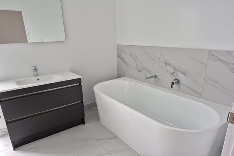 Photo of property in 28 Ferndale Drive, Kawakawa Bay, 2585