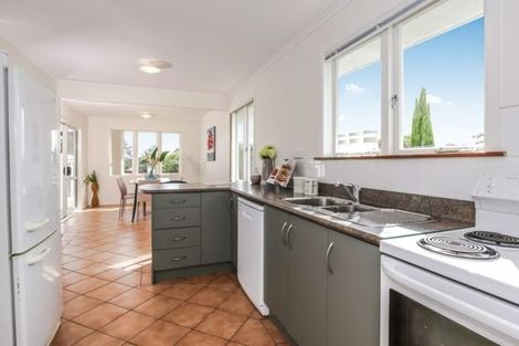 Photo of property in 38 Woodford Avenue, Henderson, Auckland, 0610