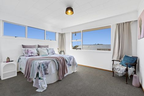 Photo of property in 15 Clifton Drive, Waitara, 4320