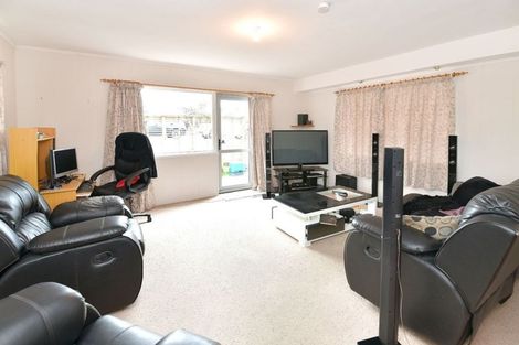 Photo of property in 53 Vipond Road, Stanmore Bay, Whangaparaoa, 0932