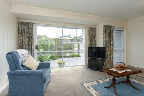 Photo of property in 2/102 Terrace Road, Parkvale, Hastings, 4122