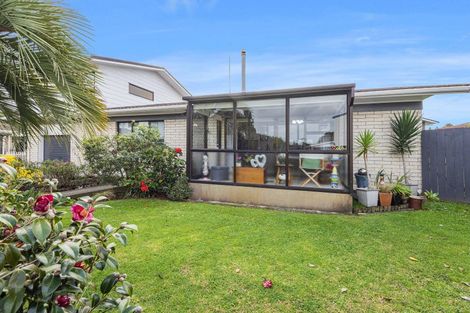 Photo of property in 1 Carr Street, Te Kamo, Whangarei, 0112