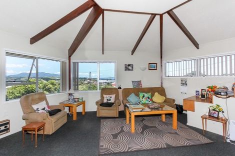 Photo of property in 2/4 Scott Street, Moturoa, New Plymouth, 4310