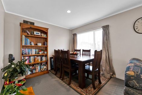 Photo of property in 11 Shaldon Crescent, Blagdon, New Plymouth, 4310