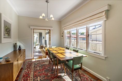 Photo of property in 40 Te Kawa Road, Greenlane, Auckland, 1061