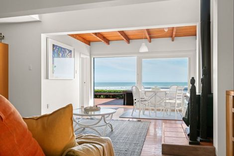 Photo of property in 8 Makorori Beach Road, Makorori, Gisborne, 4073