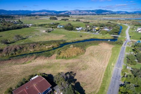 Photo of property in 34 Kapiti Lane, Otaki Beach, Otaki, 5512