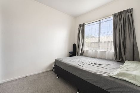 Photo of property in 2/4 Maplesden Drive, Clendon Park, Auckland, 2103