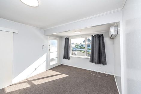 Photo of property in 1 Kupe Place, Castlecliff, Whanganui, 4501
