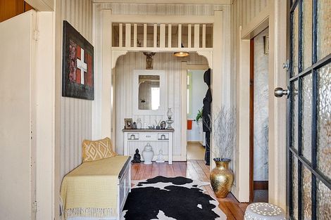 Photo of property in 16 London Street, Eltham, 4322