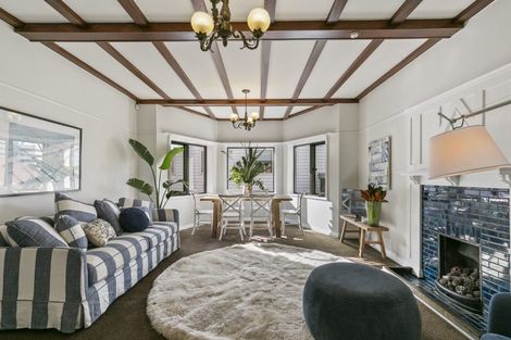 Photo of property in 323 The Terrace, Te Aro, Wellington, 6011