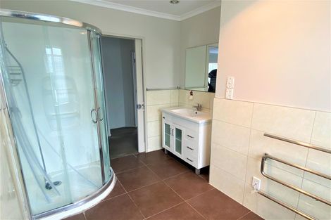 Photo of property in 5 Tiraumea Drive, Pakuranga, Auckland, 2010