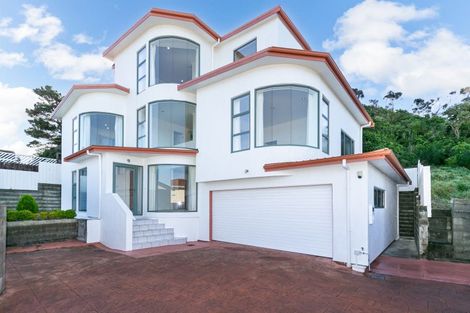 Photo of property in 14a Arahanga Grove, Maupuia, Wellington, 6022