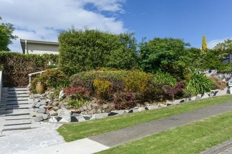 Photo of property in 1 Emerald Hill, Havelock North, 4130