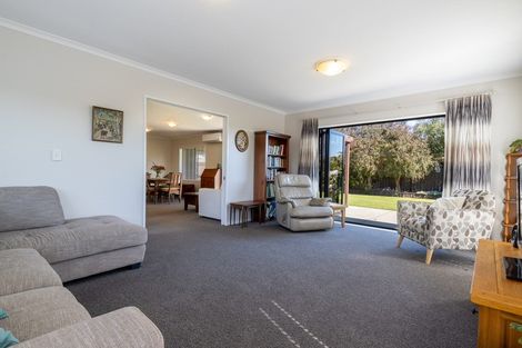 Photo of property in 10 De La Mare Drive, Leamington, Cambridge, 3432