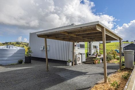 Photo of property in 1 Manaaki Circle, Paparoa, 0571