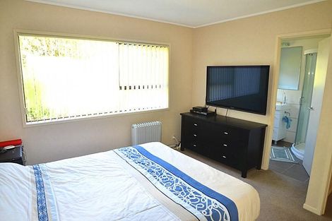 Photo of property in 44 Kennedy Avenue, Forrest Hill, Auckland, 0620