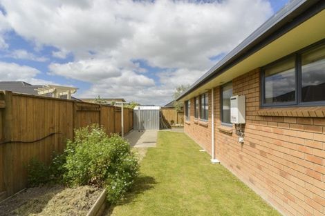 Photo of property in 8 Nevada Way, Kelvin Grove, Palmerston North, 4414