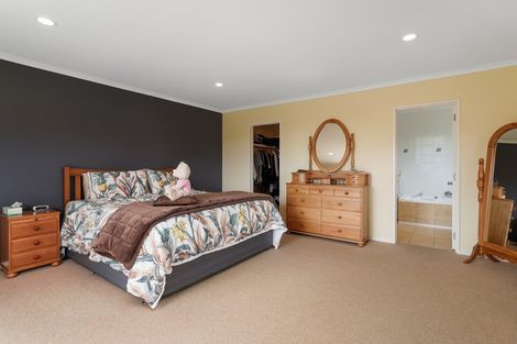 Photo of property in 12 Waitaheke Road, Te Horo, Otaki, 5581