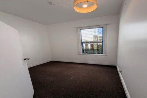 Photo of property in 60 Kelburn Parade, Kelburn, Wellington, 6012