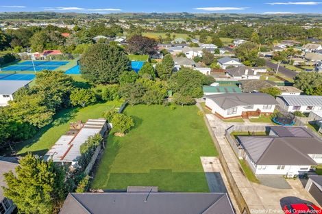 Photo of property in 12b Racecourse Road, Waiuku, 2123