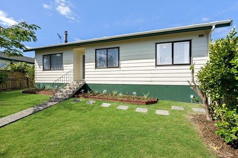 Photo of property in 4 Candia Road, Swanson, Auckland, 0612