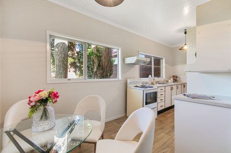 Photo of property in 52 Lawrence Crescent, Hillpark, Auckland, 2102