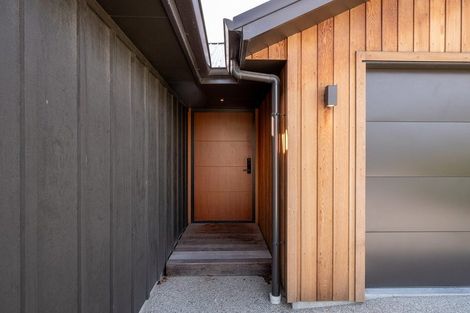 Photo of property in 3 Bale Road, Jacks Point, 9371