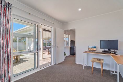 Photo of property in 24 Wells Place, Whitianga, 3510
