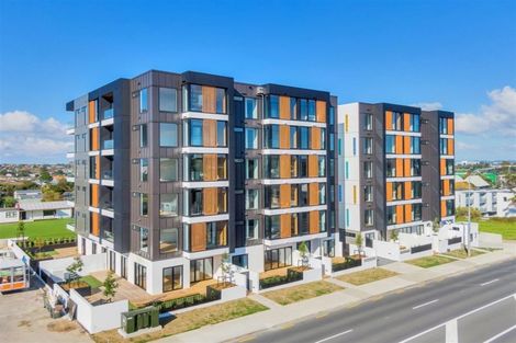 Photo of property in Frank Sargeson Apts, 504/74 Anzac Street, Takapuna, Auckland, 0622