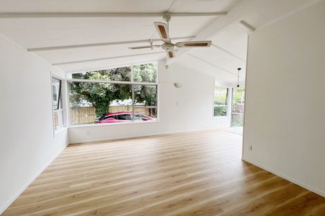 Photo of property in 129 Sunnynook Road, Forrest Hill, Auckland, 0620