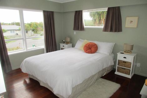 Photo of property in 5 Arthur Grove, Waikanae, 5036