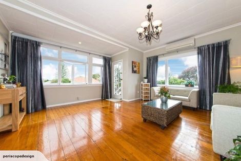 Photo of property in 40 Roberton Road, Avondale, Auckland, 1026