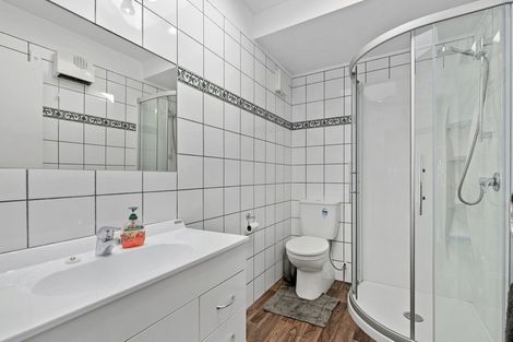 Photo of property in 10 Oak Street, Ebdentown, Upper Hutt, 5018