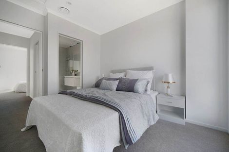 Photo of property in 87 Waipuhinui Way, Wiri, Auckland, 2104