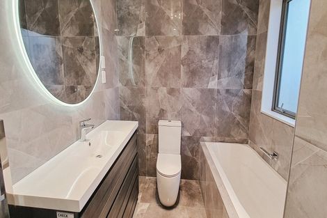 Photo of property in 61b Kervil Avenue, Te Atatu Peninsula, Auckland, 0610