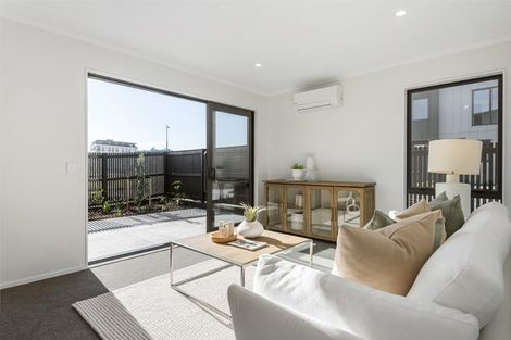 Photo of property in 16 Rauawa Lane, Hobsonville, 0616