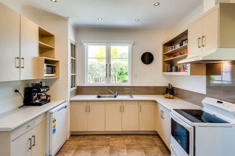 Photo of property in 18 Anderson Road, Taradale, Napier, 4112