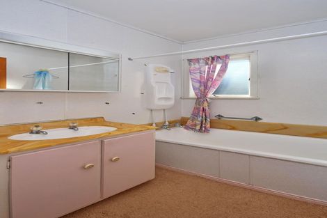 Photo of property in 10 Edinburgh Avenue, Rosehill, Papakura, 2113