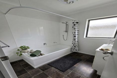 Photo of property in 1 Pandora Rise, Huntly, 3700